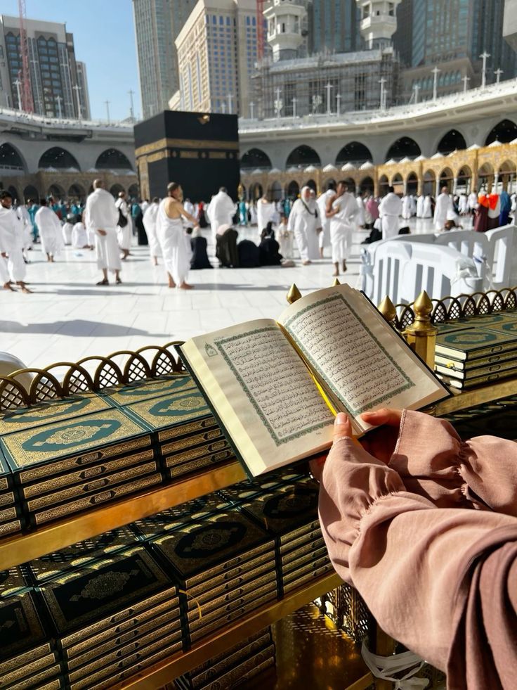 Pembimbing Umroh Profesional